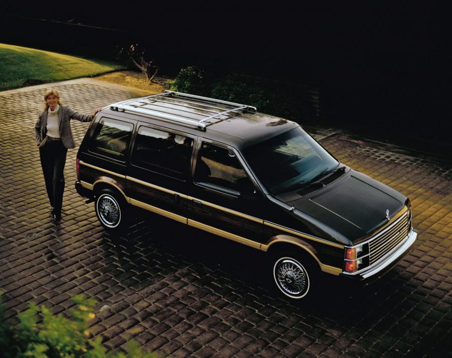 Plymouth voyager машина